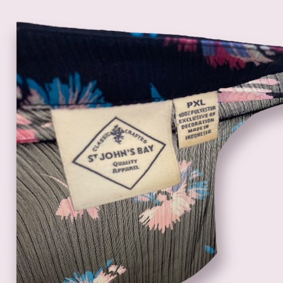 St. John’s bay sheer floral top size PXL - Picture 4 of 4